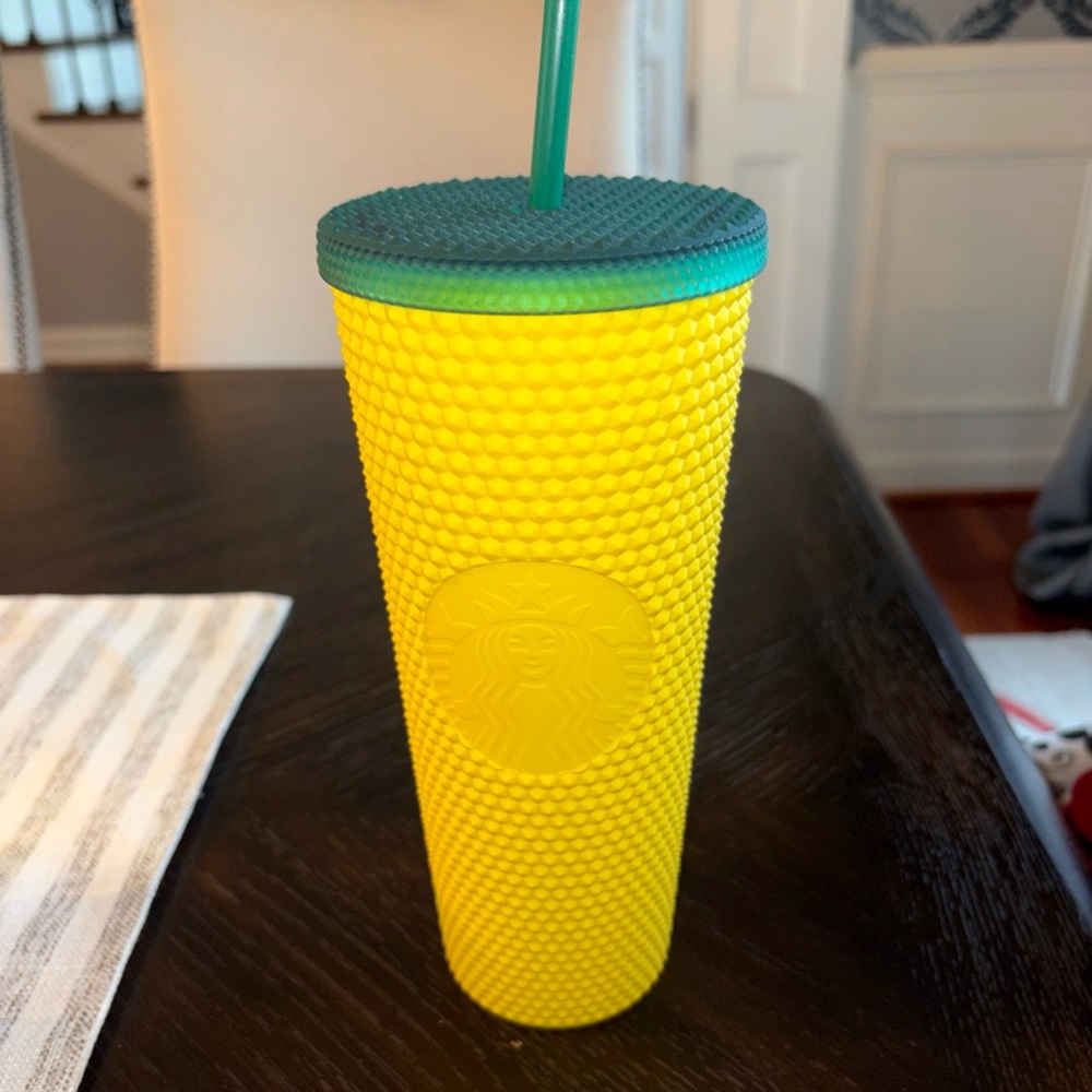 Starbucks Hawaii Pineapple Studded Venti Tumbler with Green‎ Lid